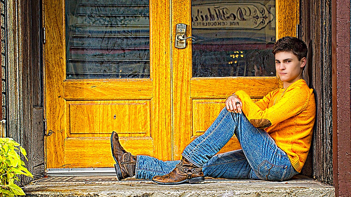 male senior picture in charles town wv